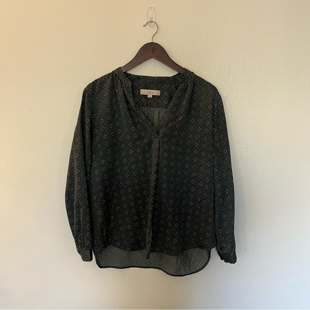 Ann Taylor patterned blouse Size L